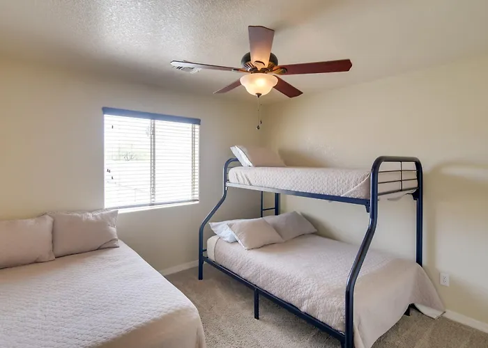 Pool, Hot Tub & Mtn Views: Havasu Home! Lake Havasu City