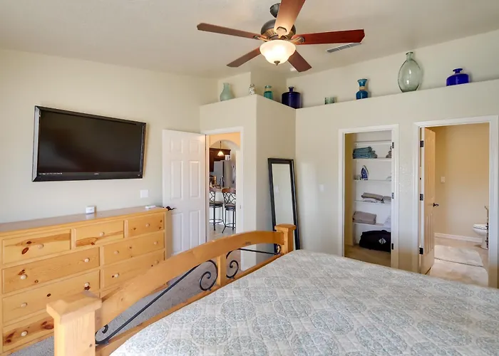 Pool, Hot Tub & Mtn Views: Havasu Home! * Lake Havasu City