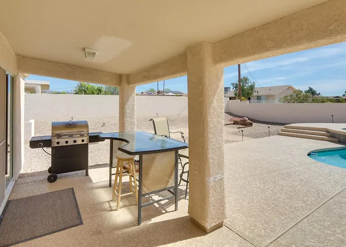 Pool, Hot Tub & Mtn Views: Havasu Home! Holiday home