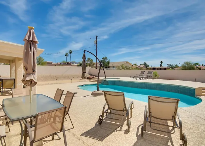 Holiday home Pool, Hot Tub & Mtn Views: Havasu Home!