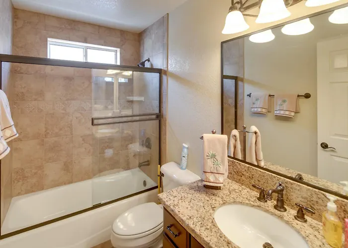 Pool, Hot Tub & Mtn Views: Havasu Home! Holiday home *