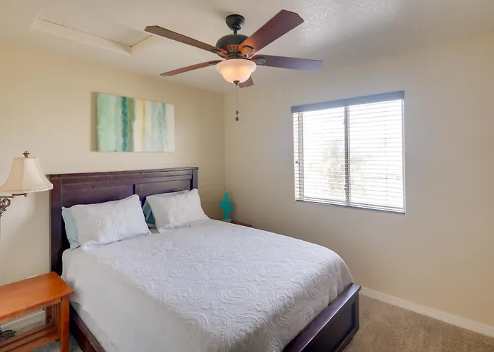 Pool, Hot Tub & Mtn Views: Havasu Home! Lake Havasu City